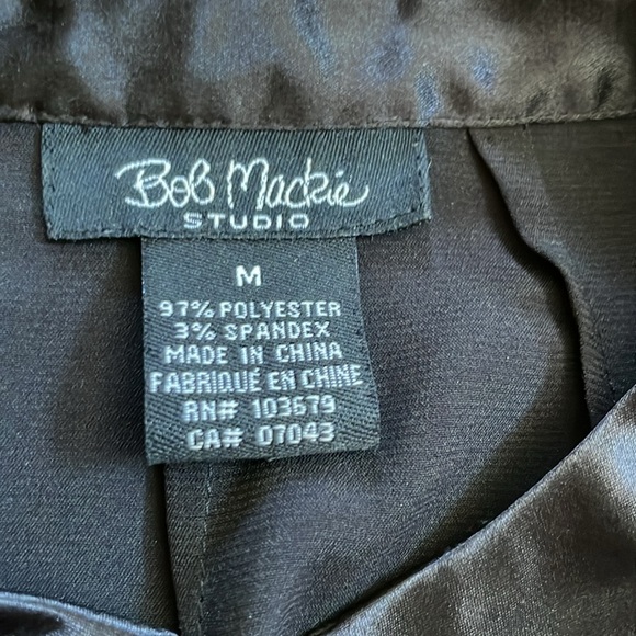 Gorgeous Bob Mackie blouse. Lovely details with pleated top & gathered waist - Picture 4 of 4